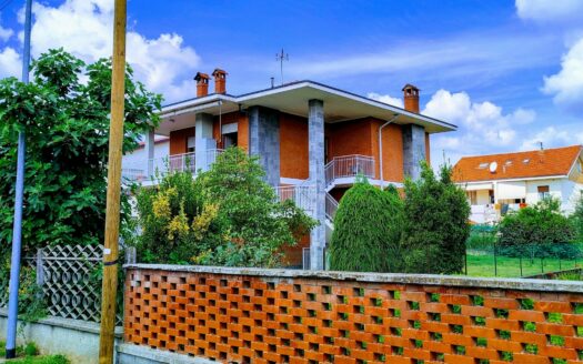 BRUINO – Appartamento in villa bifamiliare