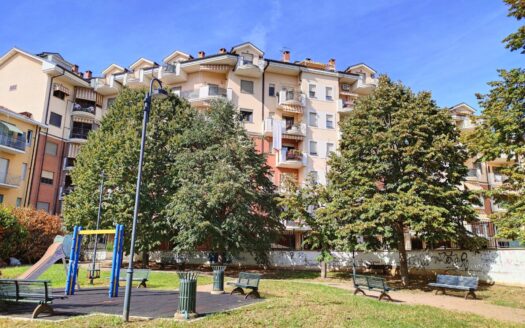 MONCALIERI – strada Carignano, 3 vani ultimo piano